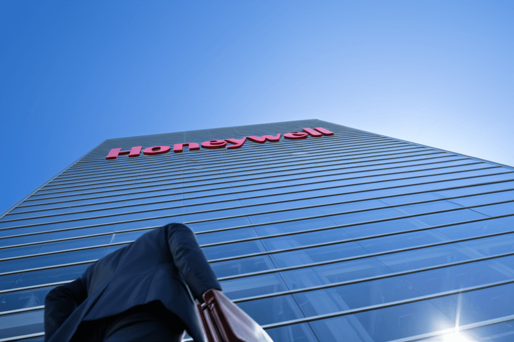 Honeywell catalyst technologies deal closing